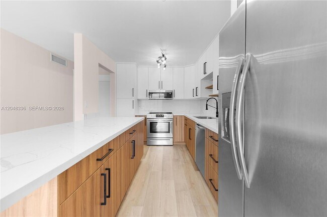 Building Photo - 8752 SW 12th St