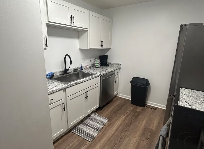 Building Photo - Room in Duplex on Albemarle Rd