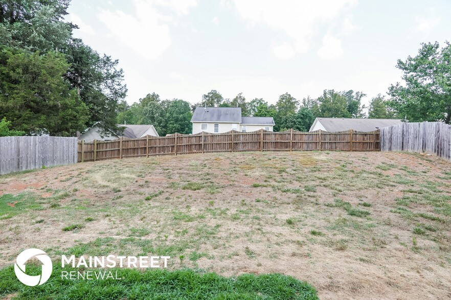 Building Photo - 604 Walnut Crossing Dr