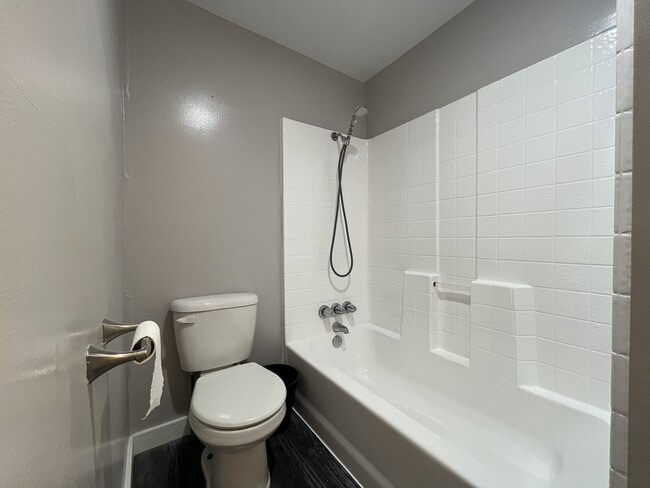 Building Photo - Updated Single-Level 3BD/2BA Home with Stainless Appliances, Expansive Yard & Flexible Layout