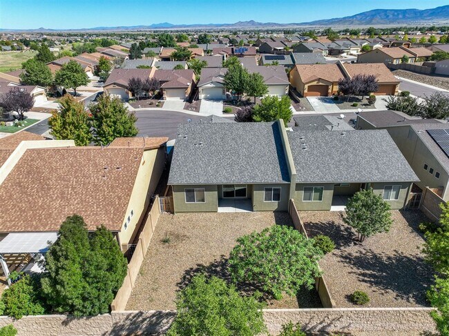 Building Photo - 3 Bedroom, 2 Bathroom Townhome in Granvill...
