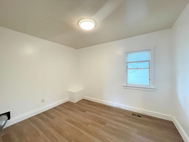Building Photo - Cozy one bedroom home