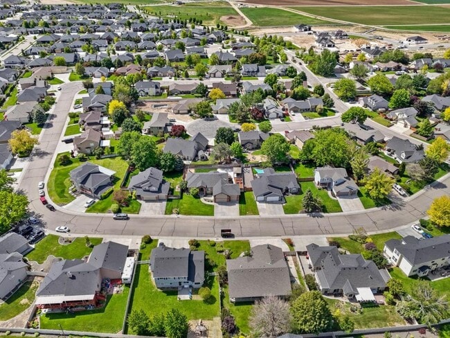 Building Photo - 695 W Riodosa Dr