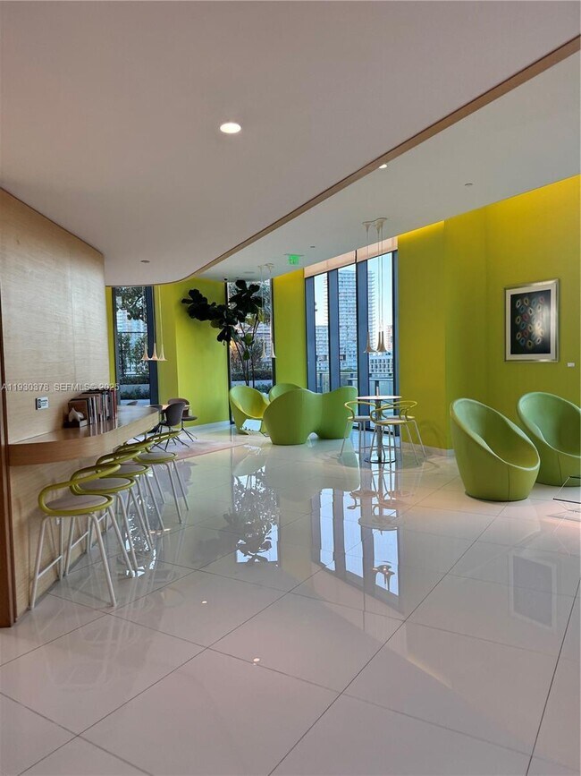 Building Photo - 501 NE 31st St