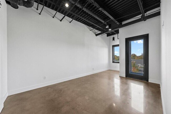 Building Photo - 1131 Fairview Ave