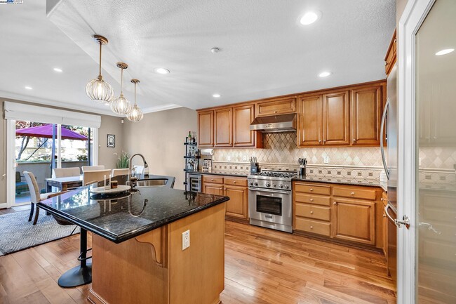 Building Photo - 588 Dovecote Ln