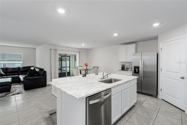 Building Photo - 12277 Mountain Is Trl