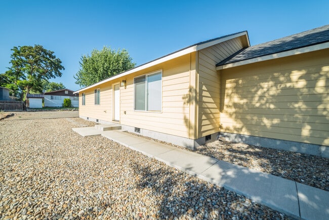 Building Photo - Newer 3 Bedroom Home for Rent