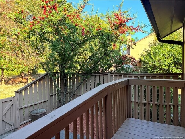 Building Photo - 6722 Irongate Dr