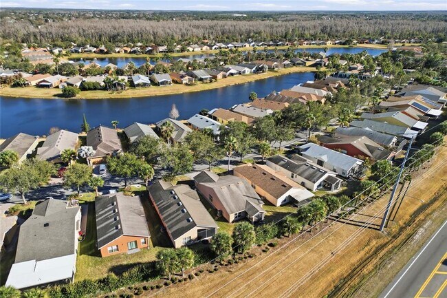 Building Photo - 156 Grand Canal Dr