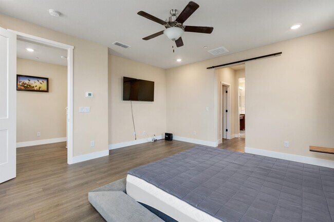Building Photo - 10068 Carinata Dr