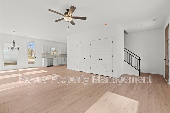 Building Photo - 105 Carroll Cir