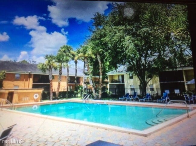 Building Photo - 1 br, 1 bath Condo - 160 Lewfield Cir