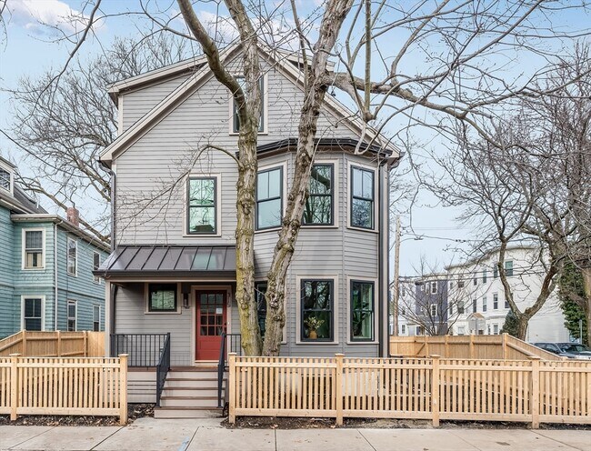 Building Photo - 317 Pearl St