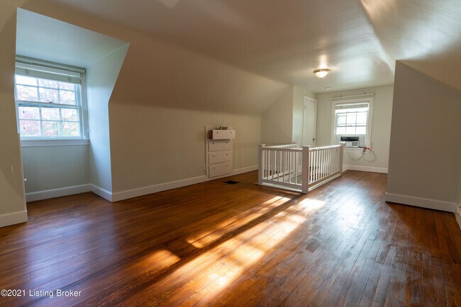 Building Photo - 4011 Hycliffe Ave