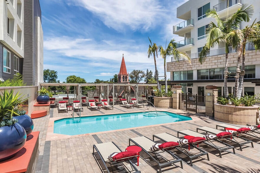 Building Photo - 98 North First Street-SI FL5-ID1309