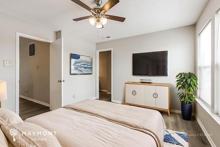 Building Photo - 824 Olmsted Dr