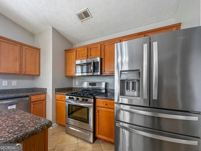 Building Photo - 806 Lilac Ln