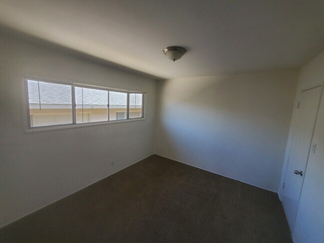 BR 2 - 1306 Manhattan Beach Blvd