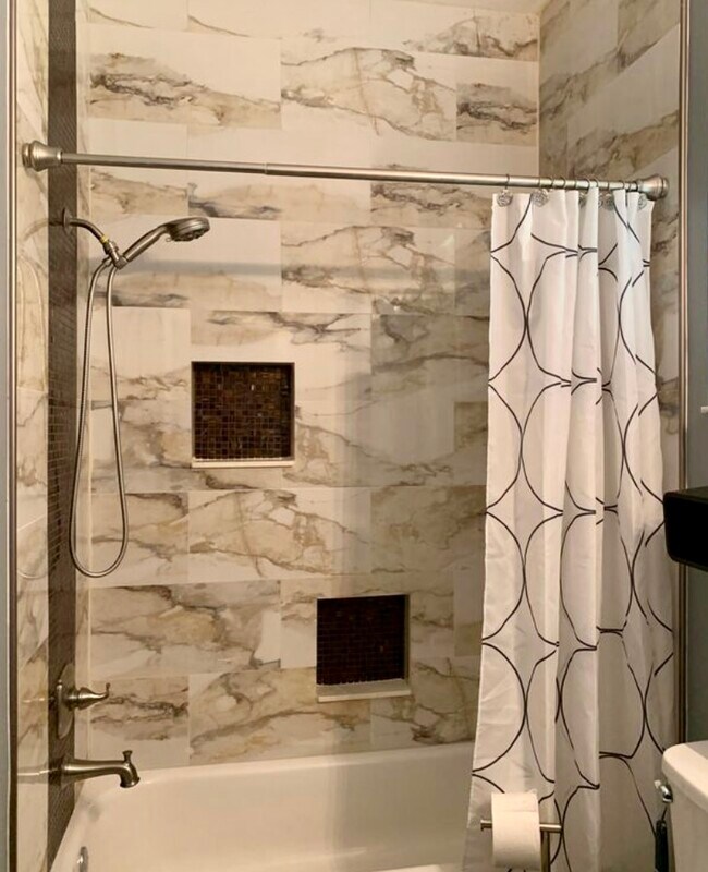 Building Photo - 10102 Cove Lake Dr