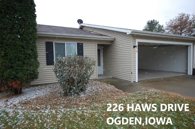 Building Photo - 226-228 Haws Dr.