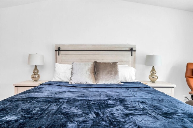 Building Photo - 7641 W Country Club Blvd