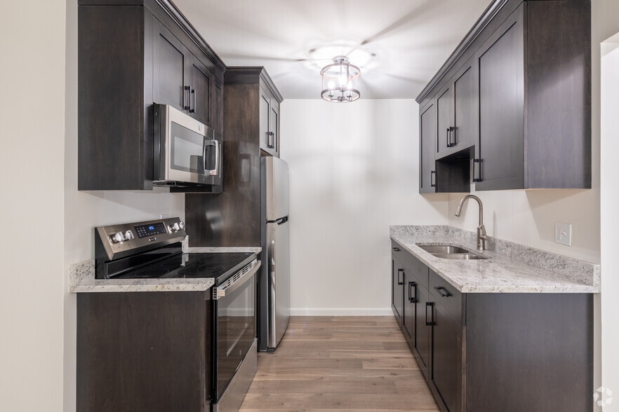 Primary Photo - Wildwood Apartments