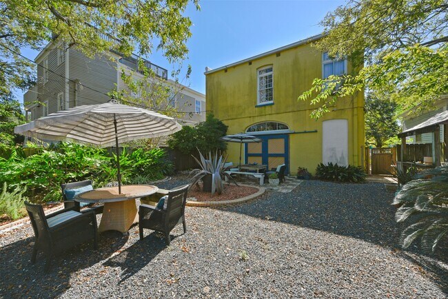 Building Photo - 1614 Avenue K