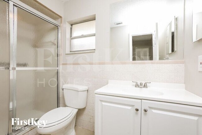 Building Photo - 1130 E Normandy Blvd