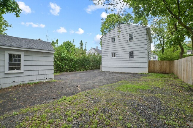Building Photo - 59 Bernards Ave