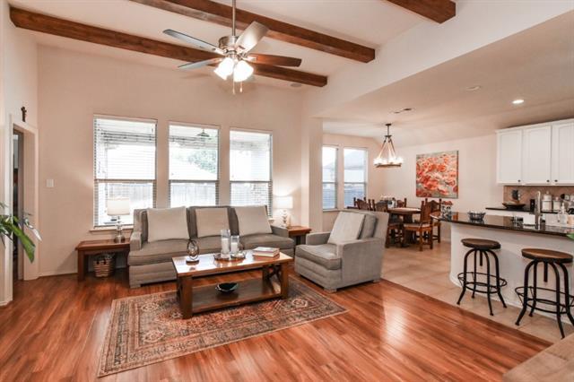 Building Photo - 1700 Bluebird Dr