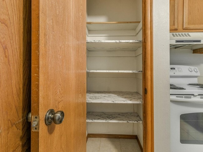 Building Photo - Adorable duplex in Norman