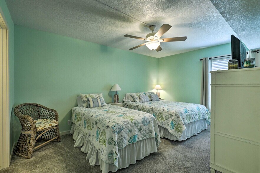 Building Photo - 6372 Palma Del Mar Blvd S