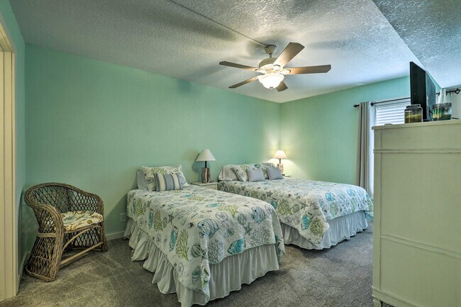 Building Photo - 6372 Palma Del Mar Blvd S