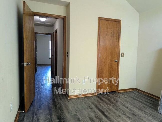 Building Photo - 2705 SE 92nd Cir