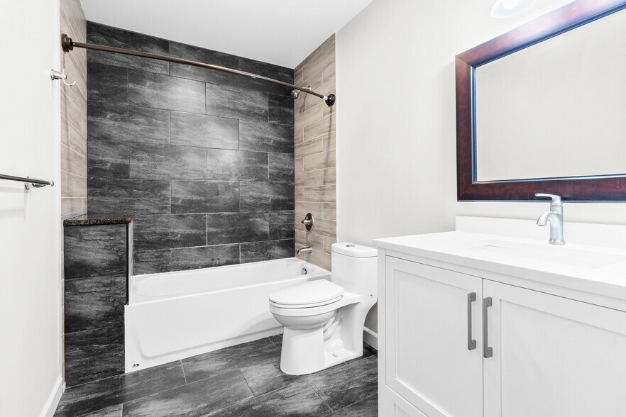 Full Bath 4 - 71 Saint Marys Pl