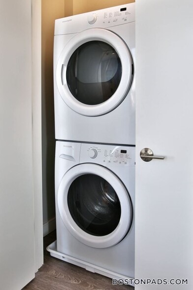 Building Photo - 23 Central Ave