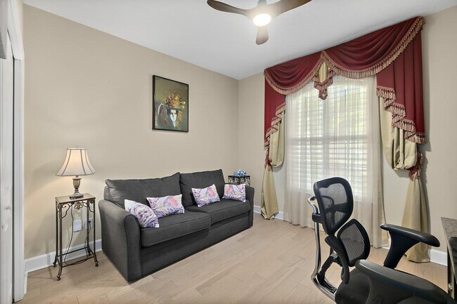 Building Photo - 7 Edgemont Pl