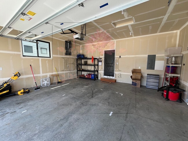 Building Photo - 1093 Abigail Ln
