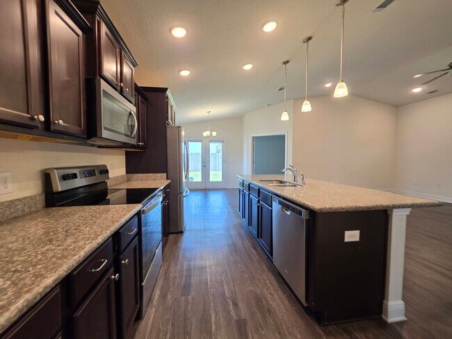 Building Photo - 6229 Redberry Dr