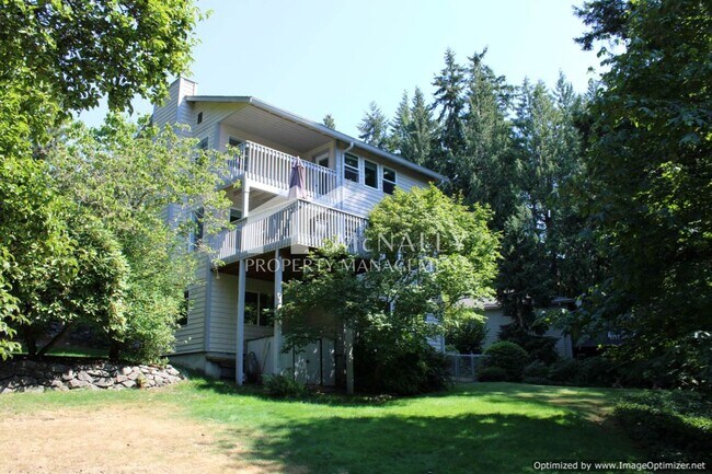 Building Photo - 3-Bedroom Home Nestled on Wooded Lot with ...