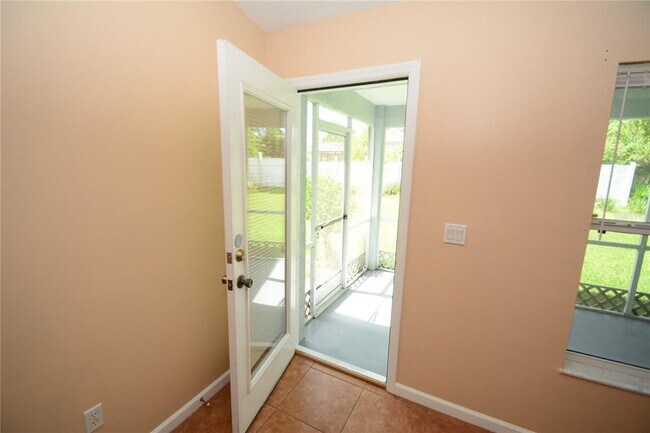 Building Photo - 37 Eton Ln