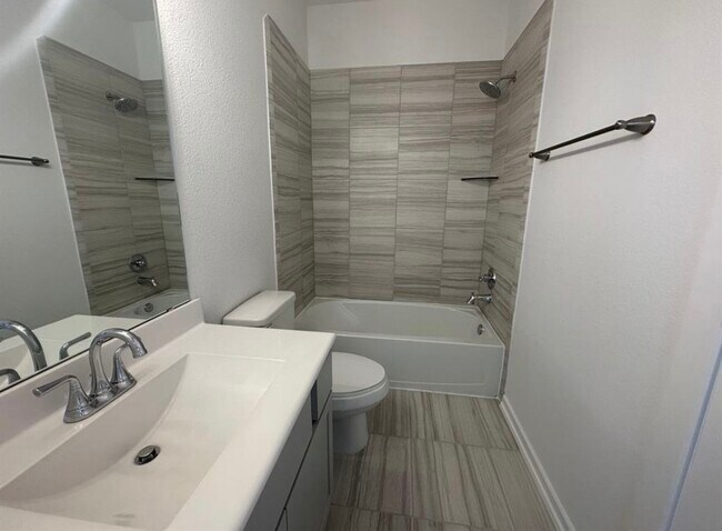 Building Photo - 1619 Rustling Creek Dr
