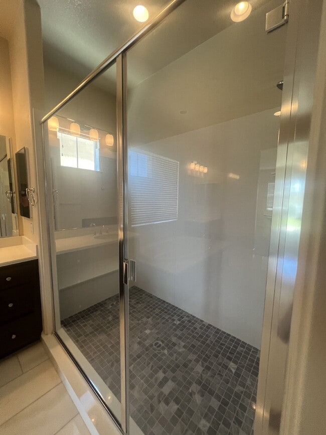 Building Photo - Stunning 4-Bed Lake View Home with Hardwood Floors