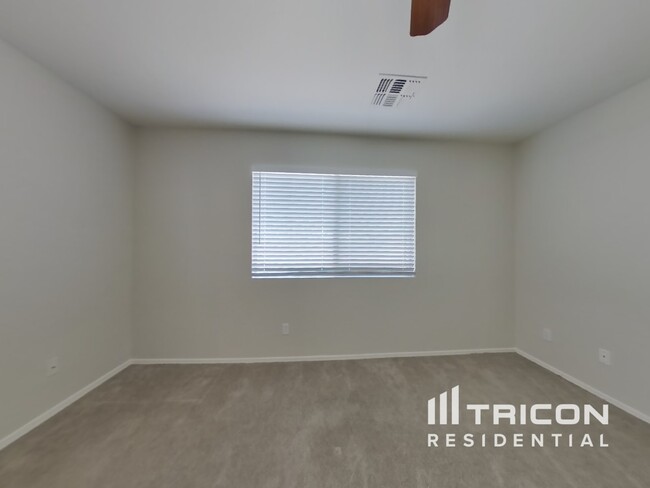 Building Photo - 3426 W Wayland Dr