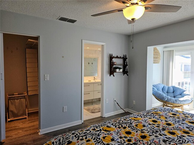 Building Photo - 255 Capri Cir N