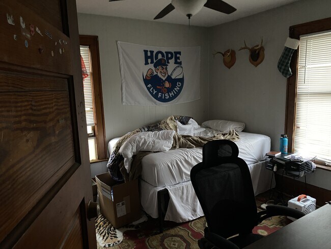 Building Photo - 87 E 15th St