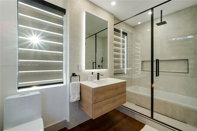 Building Photo - 145 NE 49th St