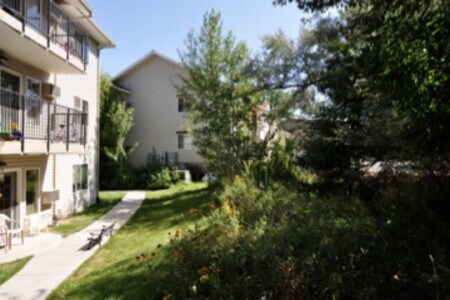 Building Photo - 640 Lake Elmo Dr