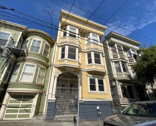 Building Photo - 4BR/2BA in Haight. IN-UNIT LAUNDRY! DISHWA...